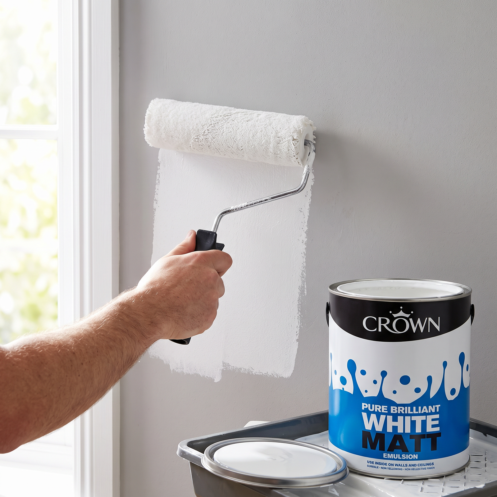 Crown Pure Brilliant White Matt Emulsion Paint 5 Litre - Image 2